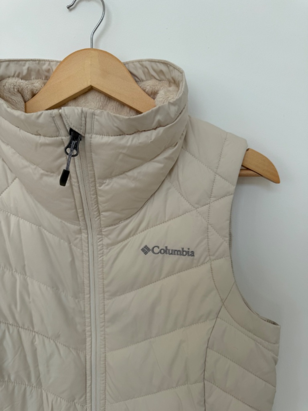 Columbia Vest - Picture 2 of 5